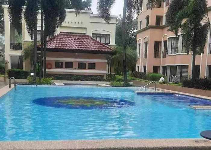 1 Bedroom Unit For 4 With Balcony, Pool, Wifi At Newport Across Naia T3 * Manila