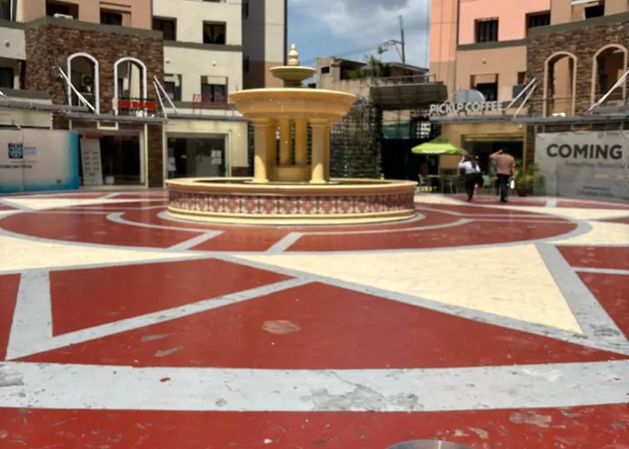 1 Bedroom Unit For 4 With Balcony, Pool, Wifi At Newport Across Naia T3 * Manila